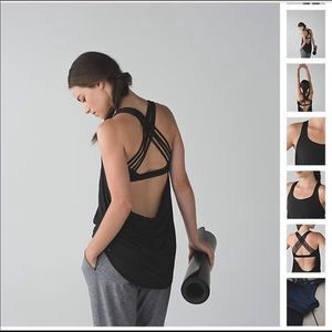 Lululemon workout top size 4